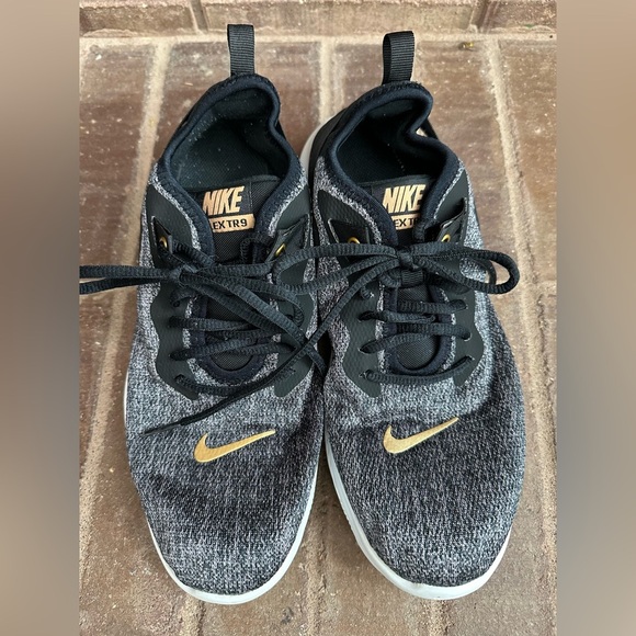 Nike Shoes - Nike Flex TR9 sz 9.5 black white gold